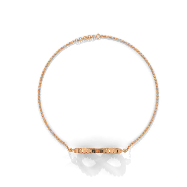 A 7-inch fashion bracelet featuring 28 marquise-shaped diamonds totaling 15.40 carats—designed to captivate with elegance and dramatic brilliance.