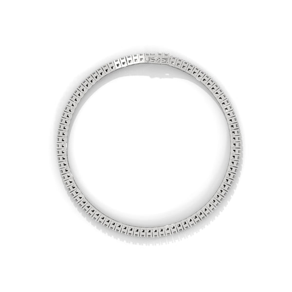 This luxurious tennis bracelet features 51 oval-shaped diamonds, totaling 9.00 carats. With a 7-inch length, it radiates elegance and charm, making it a perfect accessory for any occasion.