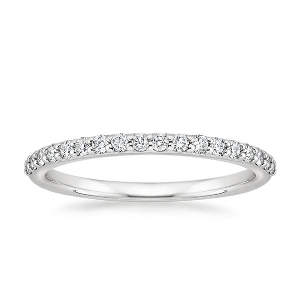 “A dazzling round-cut diamond ring designed for timeless beauty, modern elegance, and unforgettable brilliance—perfect for engagements and luxury gifting.”