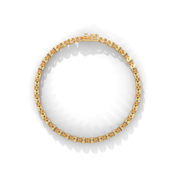 This striking fashion bracelet features 46 marquise-shaped diamonds, totaling 11.42 carats. Its 7-inch length ensures a perfect fit, offering a luxurious and contemporary touch to any look.