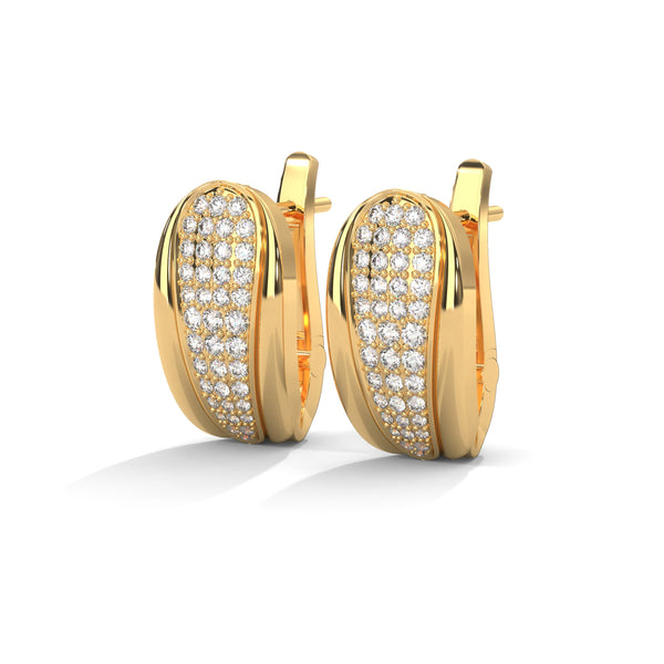 Bold yet graceful, these yellow gold huggie earrings feature a stunning tapered pavé diamond pattern for a refined sparkle.