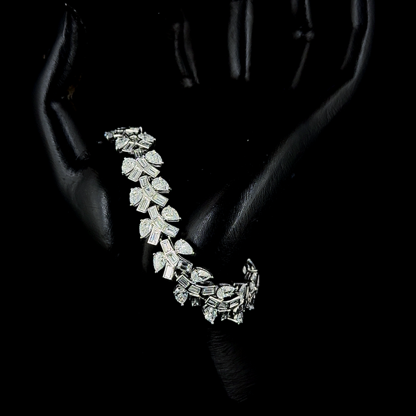 Midnight Elegance Diamond Cascade Bracelet (17.068 ct. tw.) 14kt White Gold