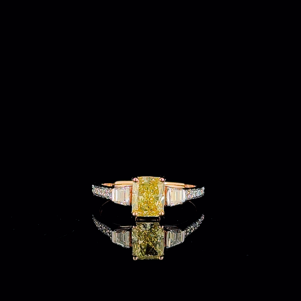 Round brilliant-cut yellow diamond three-stone ring with tapered baguette side stones (1.522 ct. tw.) 14kt Rose gold